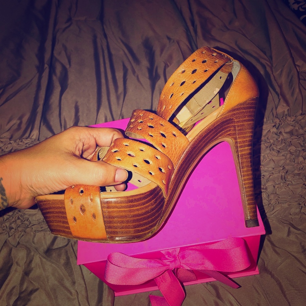 Jessica Simpson heels